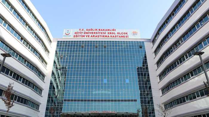 Çorum Erol Olçok Hastanesi hem içeriden hem de dışarıdan ilaçlanıyor!