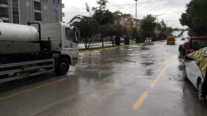 Çorum'u şiddetli dolu ve sağanak vurdu