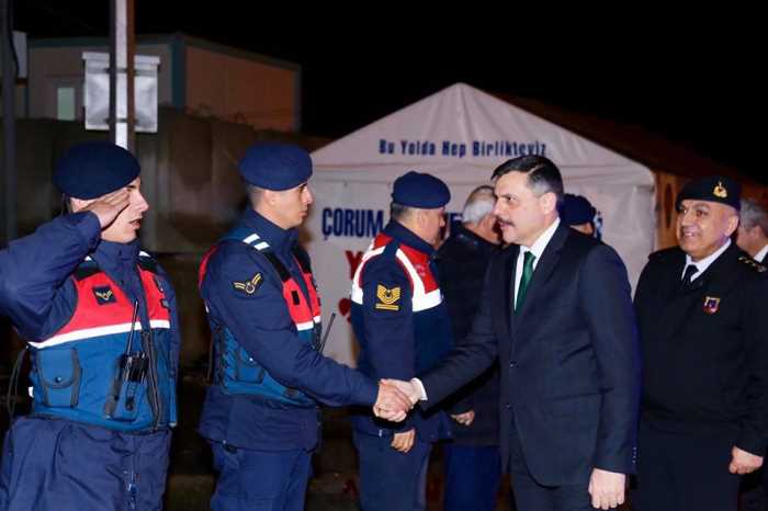 Çorum'un huzuru ve güvenliği için kamu görevlilerini ziyaret etti