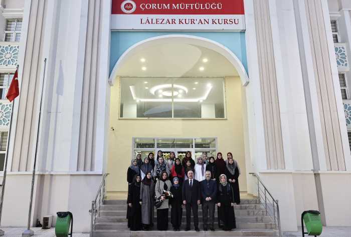 Çorum Valisi Ali Çalgan’dan Lalezar Kız Kur’an Kursu’na Anlamlı Ziyaret