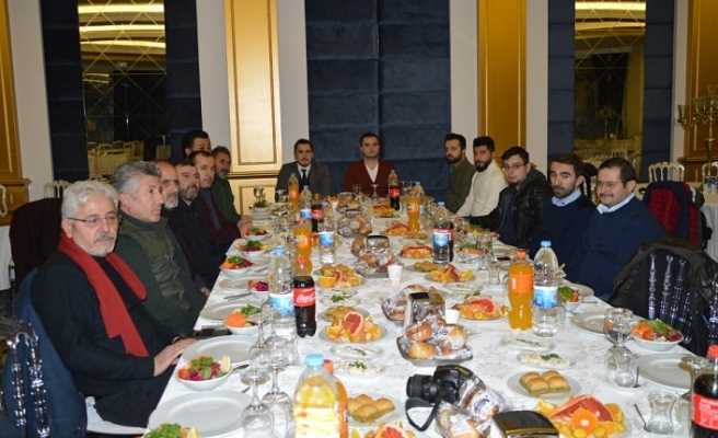 Çorumlu Genç İş adamlarından Gazeteciler Günü Kutlaması