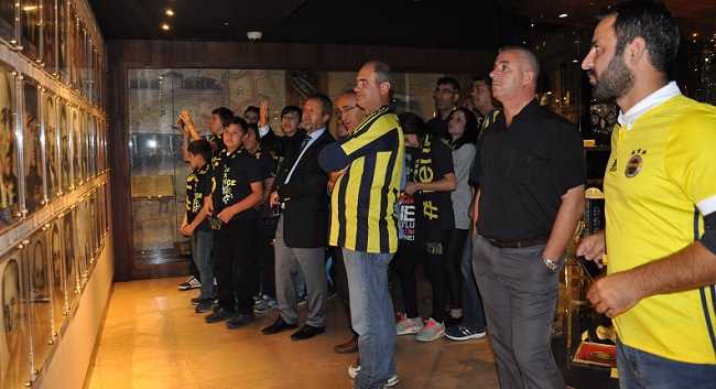 ÇORUMLU ÖĞRENCİLER FENERBAHÇE MAÇINI İZLEDİ