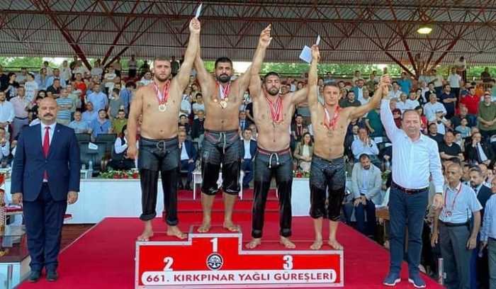 Çorumlu Pehlivanlar Kırkpınar'da destan yazdı