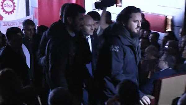 DİSK'in 15. Genel Kurul Toplantısı'nda; Çalışma ve Sosyal Güvenlik Bakan Soylu, yapılan çirkin hakaretler ve davranışlar sebebiyle toplantıyı terk etti.