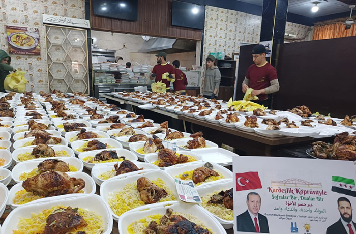 Erdoğan’ın Talimatıyla AK Partili Belediyeler Suriye’de İftar Sofrası Açtılar