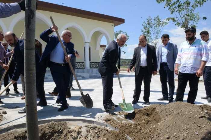 Erzurum Dede Türbesi’ni baştan aşağıya yeniledi
