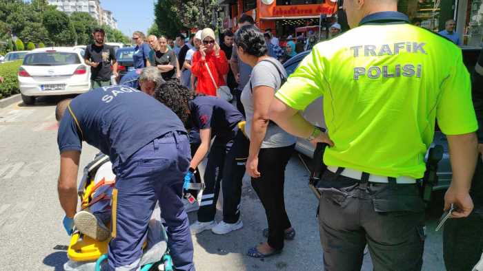 Gazi Caddesi’nde  Motosiklet - Otomobil Kazasında 1 yaralı
