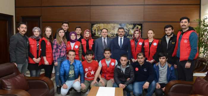 GENÇLERDEN BAŞKAN KÜLCÜYE ZİYARET