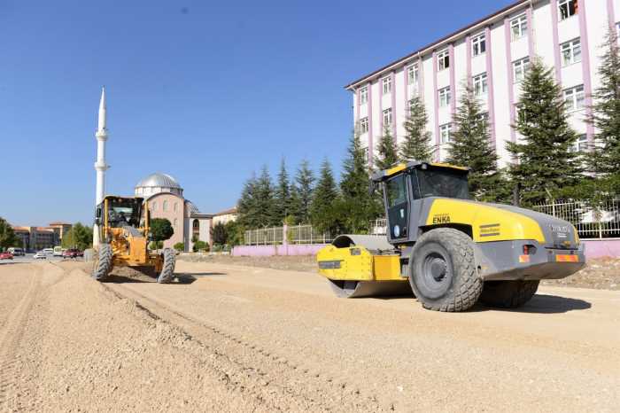 Hitit Üniversitesi Erol Olçok Eğitim ve Araştırma Hastanesine Yol ve Park çalışması