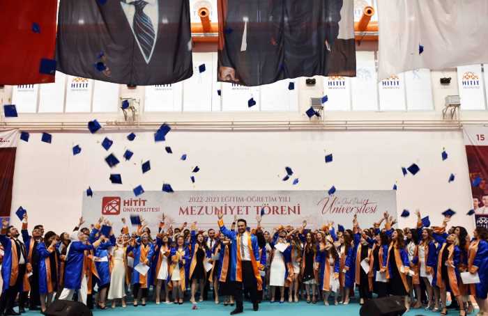 Hitit Üniversitesi Tıp Fakültesinin işte ilk mezunları