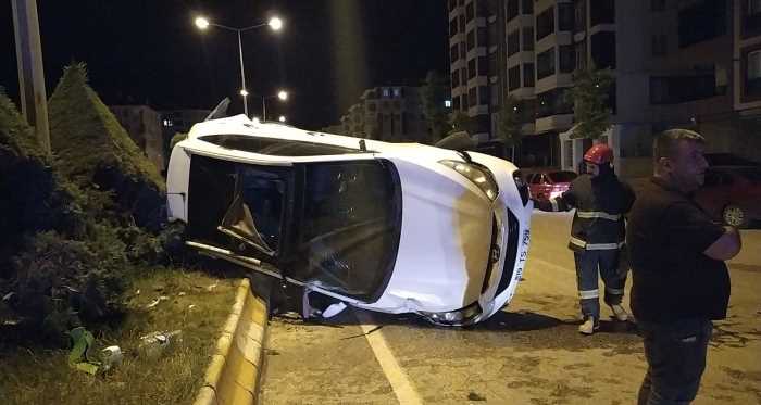 İki otomobil Çarpıştı 3 Yaralı Var!