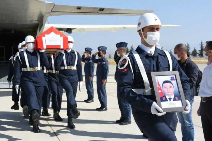 Jandarma Astsubay Kıdemli Çavuş Emre Dokumacı'nın naaşı geldi