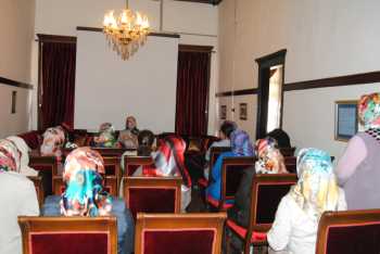 Kadınlara "Ailede sevgi ve samimiyet" semineri