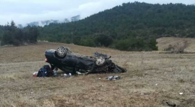 Kargı'da Otomobil tarlaya uçtu!