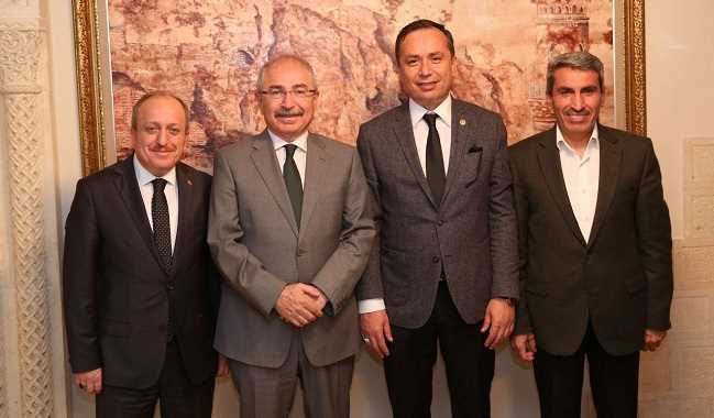 MARDİN VALİSİ YAMAN'IN ÇORUMLU KONUKLARI