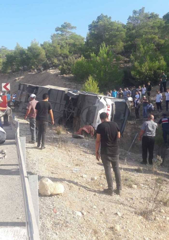Mersin'de askerleri taşıyan otobüs devrildi: 5 şehit, 27 yaralı