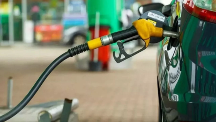 Motorin litre fiyatına yaklaşık 2,5 TL zam yapılması bekleniyor