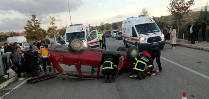 Otomobil ile hafif ticari araç çarpıştı 5 yaralı!