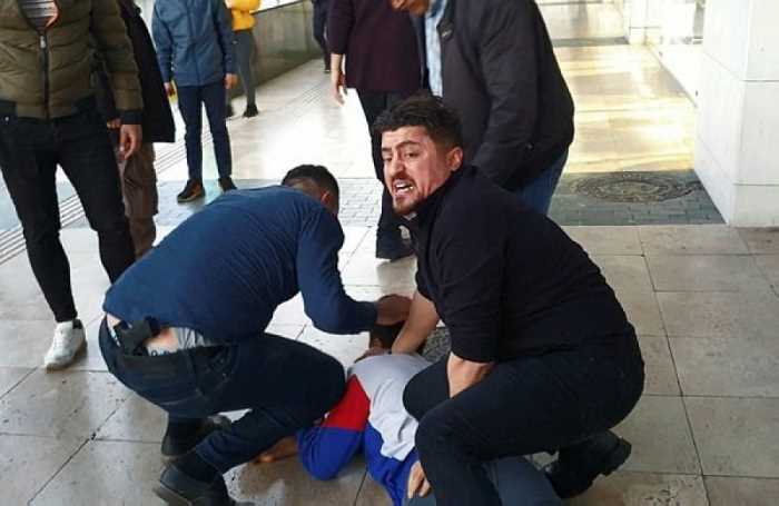 Şantaj paralarını Polisten kaçmak için paraları sokağa saçtı!