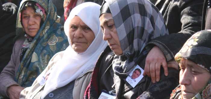 ŞEHİDİN TÖRENİNDE GÖZYAŞLARI SEL OLDU AKTI