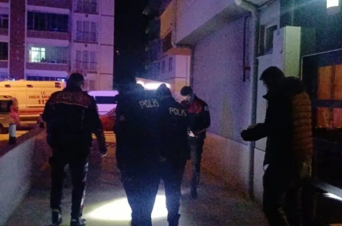 Silahlı saldırıya Uğradı Binaya Sığındı