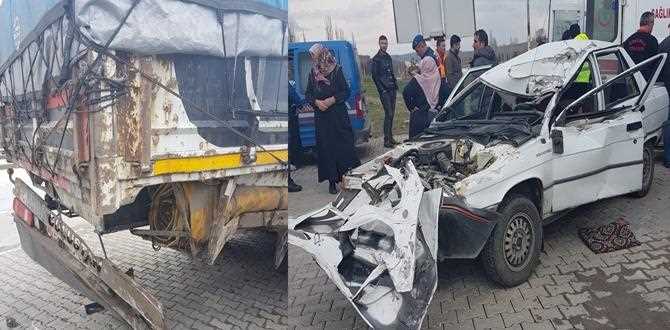 Sungurlu'da Otomobil TIR’a Arkadan Çarptı: 2 Yaralı