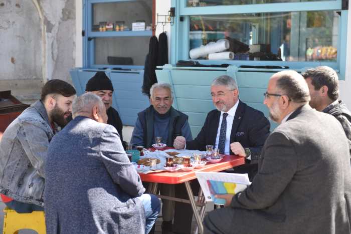Tarihi Dikiciler Arastası’nda Ticaret Canlandı