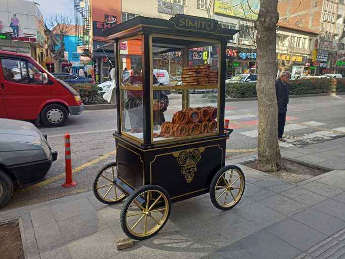 Tarihi Dokuya Uygun Yeni simit Arabaları Geldi