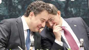 TOBB Toplantısında Güldüren Davutoğlu-Ali Babacan Diyaloğu