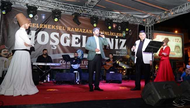 Ubeydullah Sezikli Söylediği ilahilerle mest etti