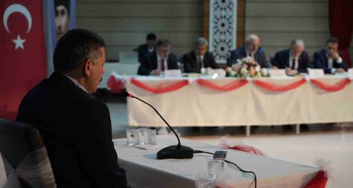Vali  Mustafa Çiftçi, "HAFIZ KAL" Yarışmasında Türkiye Birincisi Oldu!