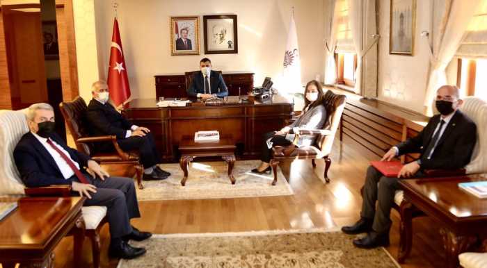 Vali Mustafa Çiftçi Öğretmenleri makamında kabul etti