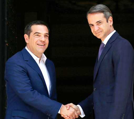 Yunanistan'da seçimin galibi Miçotakis oldu