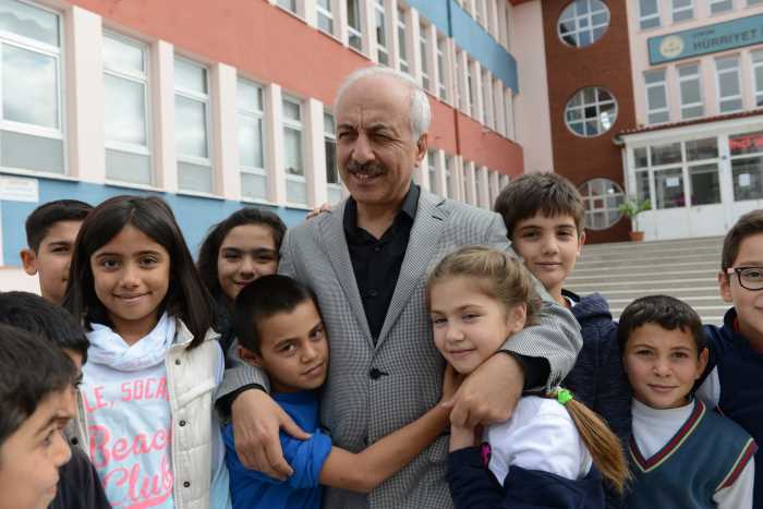 Zeki Gül’e çocukların İlgisi yoğun oldu