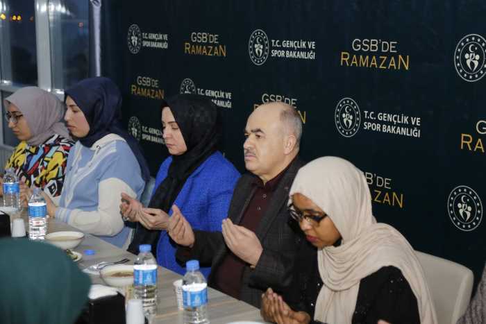 Zülkif Dağlı'nın Öğrencilerle İftar Buluşması!