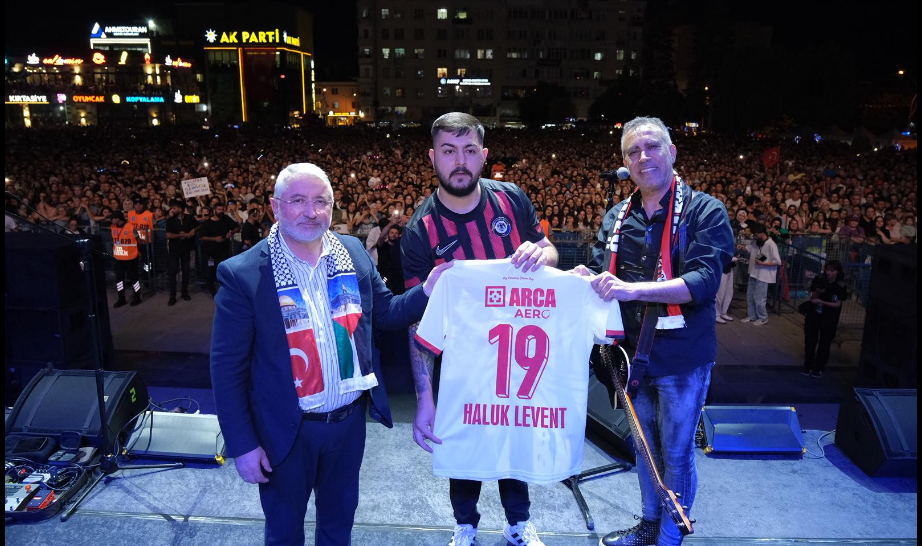 Meydan Doldu Ama; Coşku Başkan Aşgın'a Uğramadı!